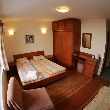 Aurora Guest House Nesebar Bagian luar foto